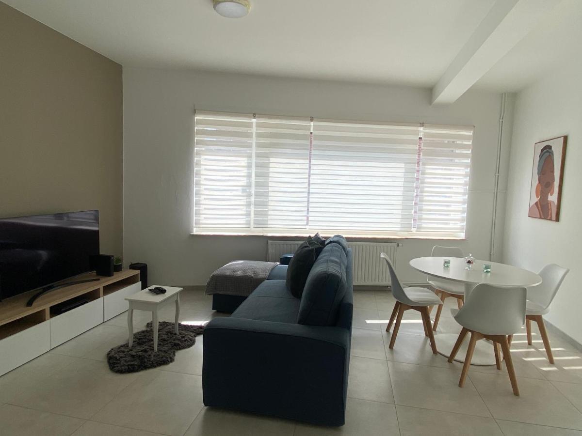 1-E Superbe Appartement Lumineux ชาร์เลอรัว ภายนอก รูปภาพ