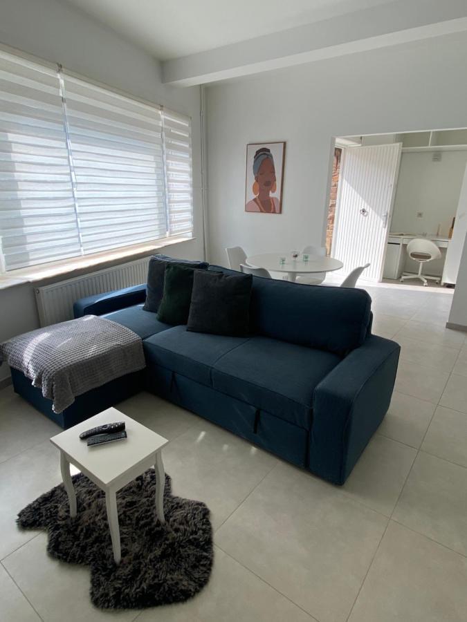 1-E Superbe Appartement Lumineux ชาร์เลอรัว ภายนอก รูปภาพ